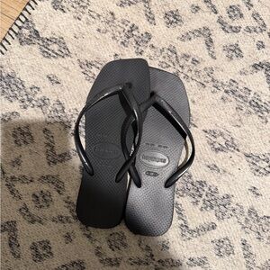 Havaianas Women's Slim Black Flip Flops Square toe Skinny Strap